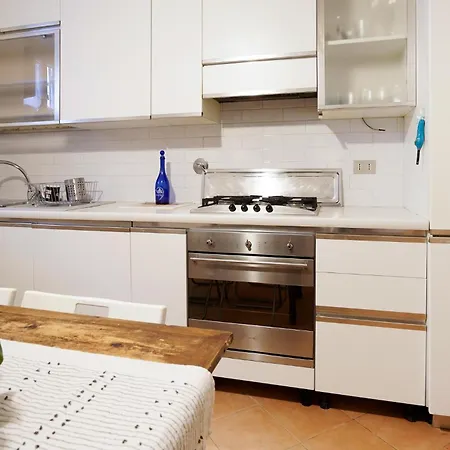 1 Bedroom Stunning In Apartment Florence