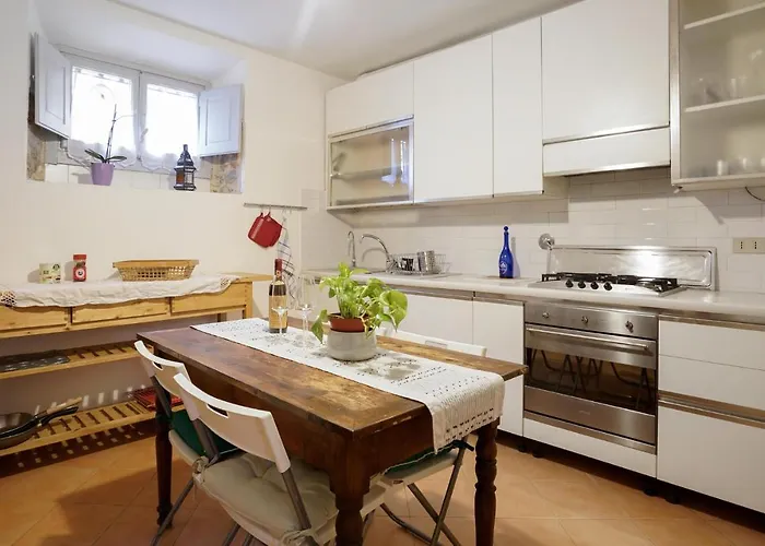 1 Bedroom Stunning In Appartement Florence
