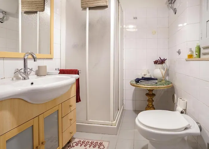 1 Bedroom Stunning In Appartement Florence